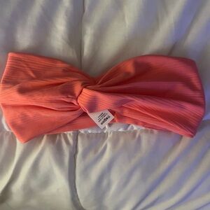 Lululemon NWT Nulu ribbed headband in peach
